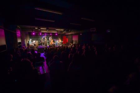 Južnokorejska izvajalka June Yun v KMKC Kompleks (2)